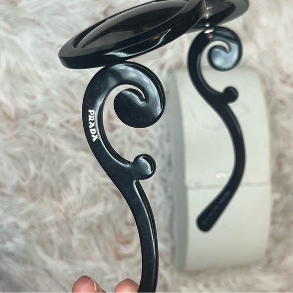 Prada sunglasses with case - Picture 9 of 13